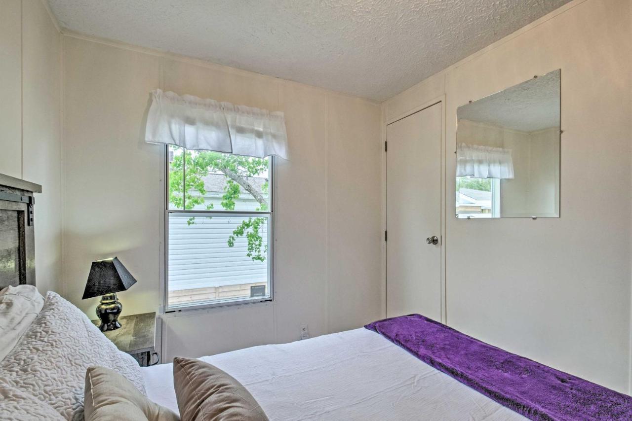 Bright Pensacola Home With Backyard - Pets Welcome! 外观 照片